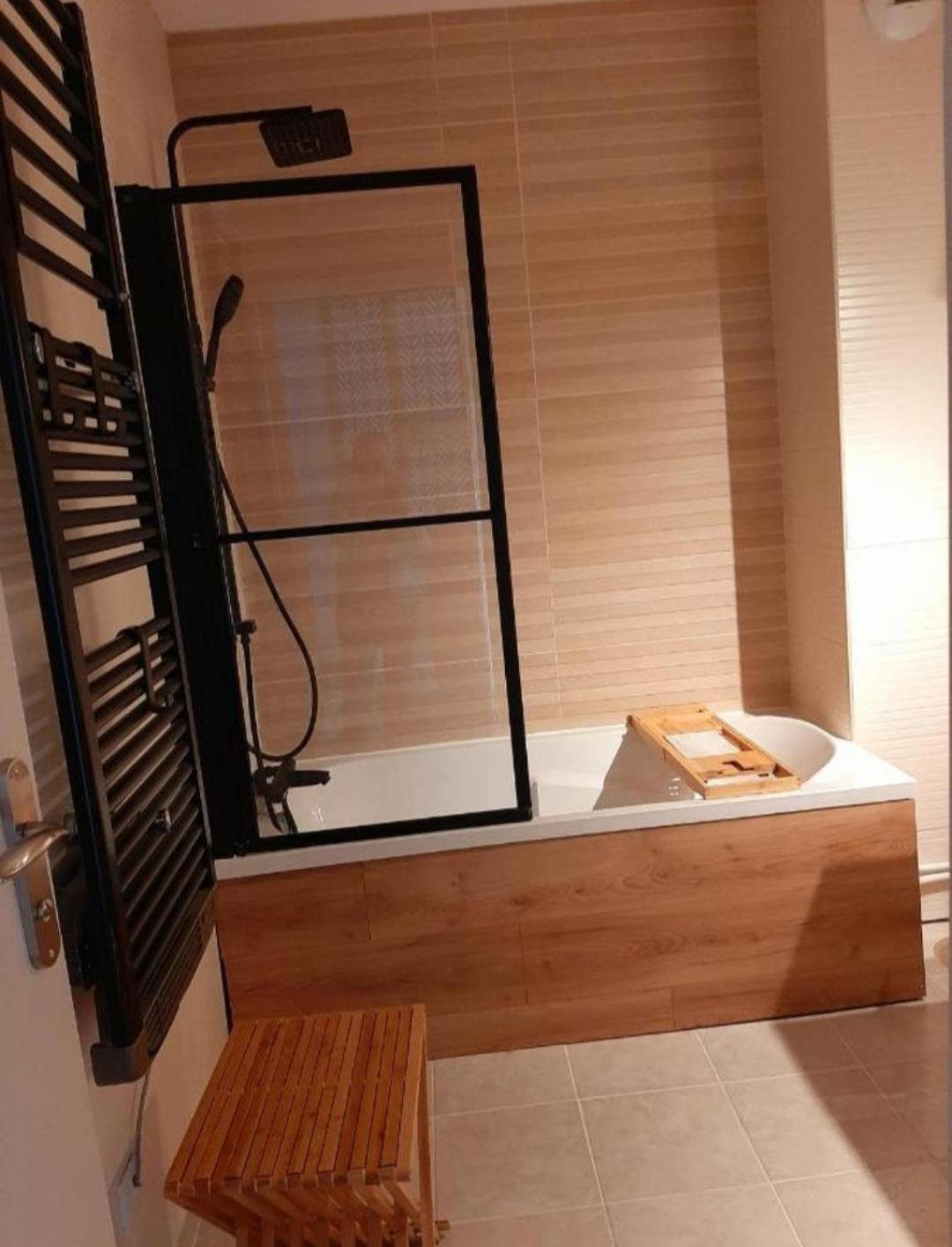 La Mer, La Plage, Le Sable Apartment *